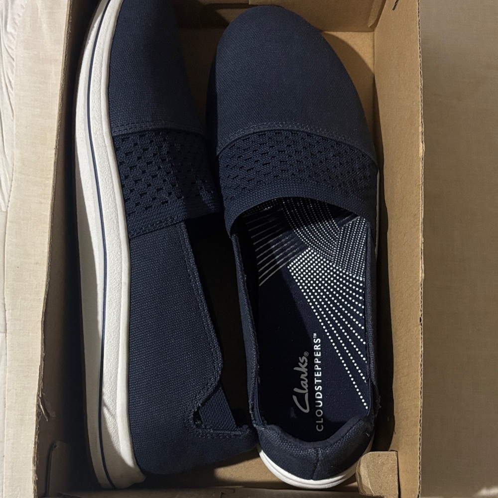 Clarks Women’s Breeze Cloudsteppers Navy Blue Slip-On Shoes
